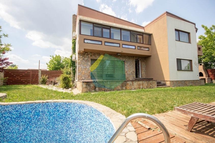 Duplex cu 5 camere cu Piscina în Ferme