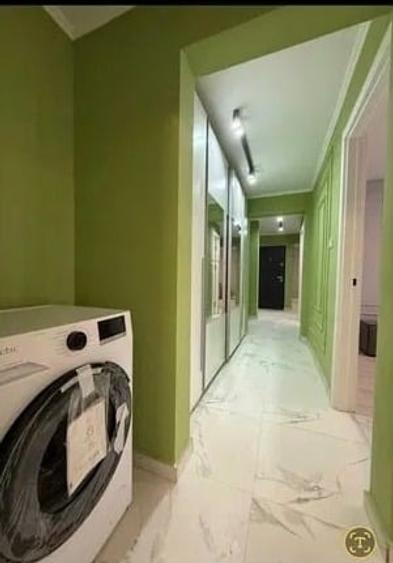Apartament cu 3 camere decomandat, mobilat în Nicolina