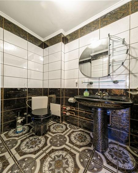 Apartament cu 4 camere decomandat în Drumul Taberei