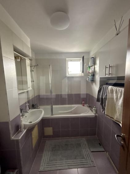 Apartament cu 3 camere decomandat, mobilat în Tudor