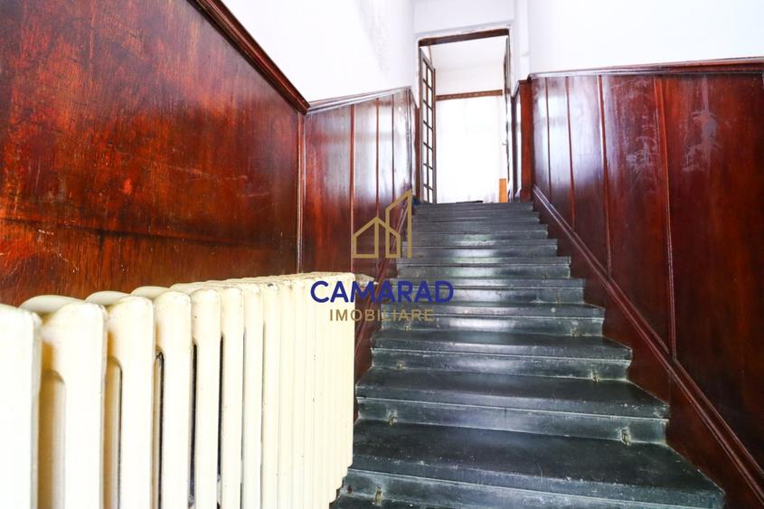 Apartament cu 4 camere decomandat, mobilat în Universitate