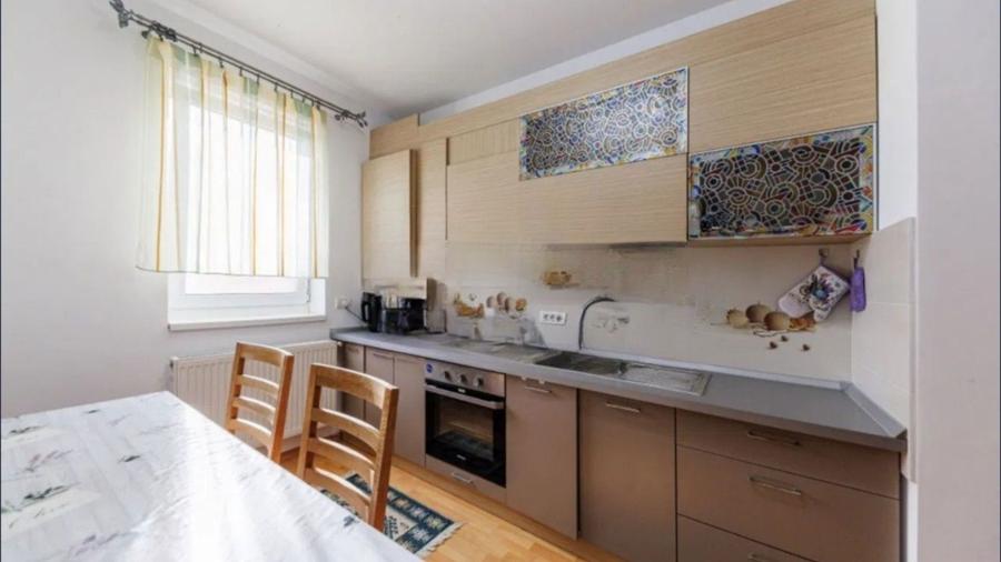 Proprietar Ap. 2 camere decomandat 63 mp + balcon + parcare Dumbravi - 1