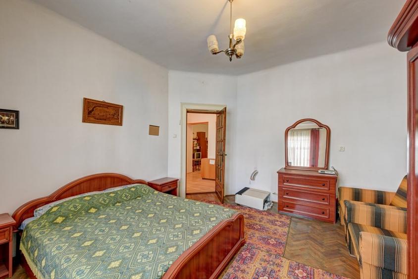 Oras Chitila, str. Aurel Vlaicu 2. Apartament 3 camere, 65 mp. curte 50 mp - 2