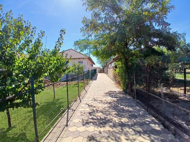 Casă cu 4 camere cu Teren 600 Mp în Chișirid