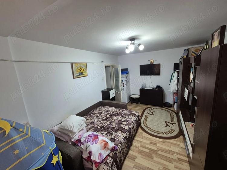 Vand apartament 2 camere, decomandat, etaj 4 4. - 2