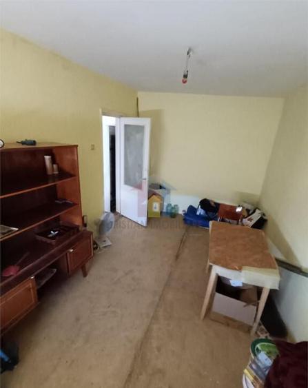 SUPER PRET! Ap 3 camere, Decomandat, zona Vidin Etaj 4/5, 70 - 3