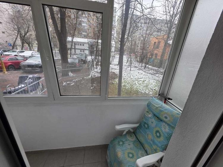 Garsoniera Muncii, 8 minute de metrou, mobilata si utilata modern, renovata - 4