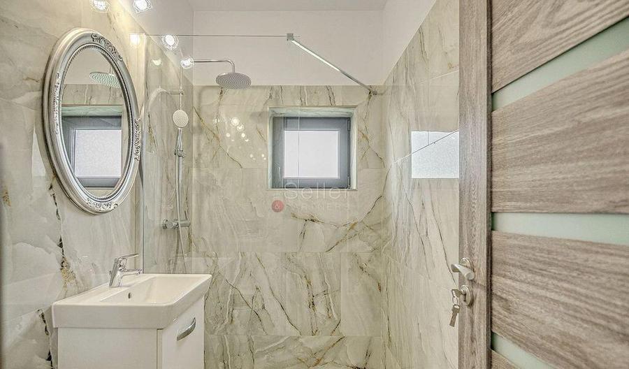 Zona Linistita Structura Generoasa - 5