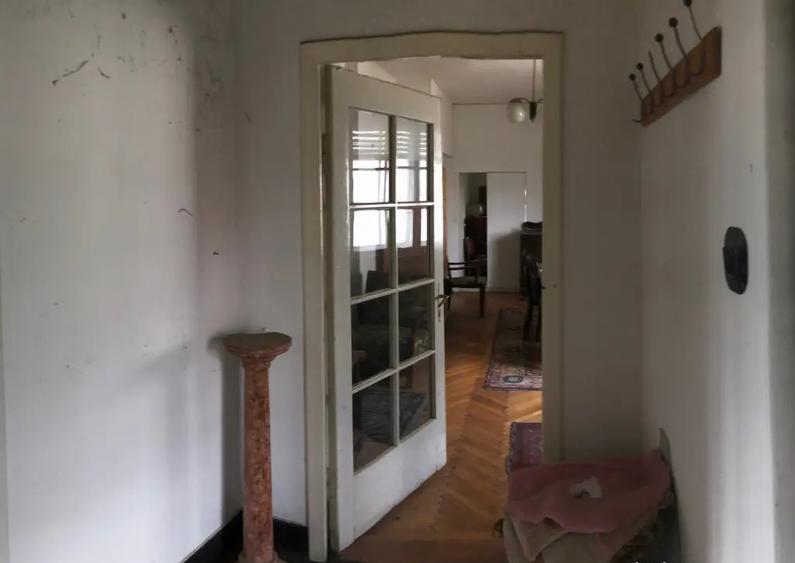 Apartament 3 camere de vanzare la casa str.Vasile Goldis - 17