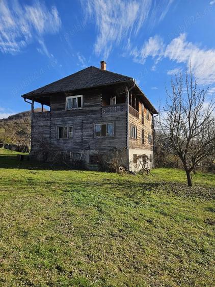 Casa din lemn, D+P+1E Nane?ti, la 15 km de Sighetu-Marm., Maramure? - 4