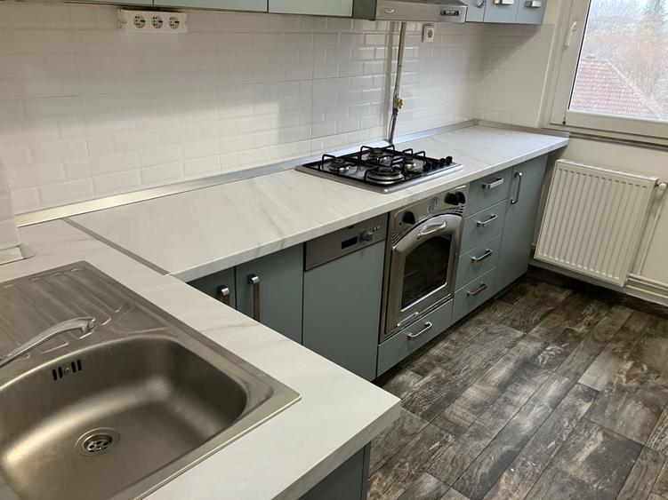 Inchiriez apartament 3 camere. (Etaj 2). Lugoj central. 87 mp - 2