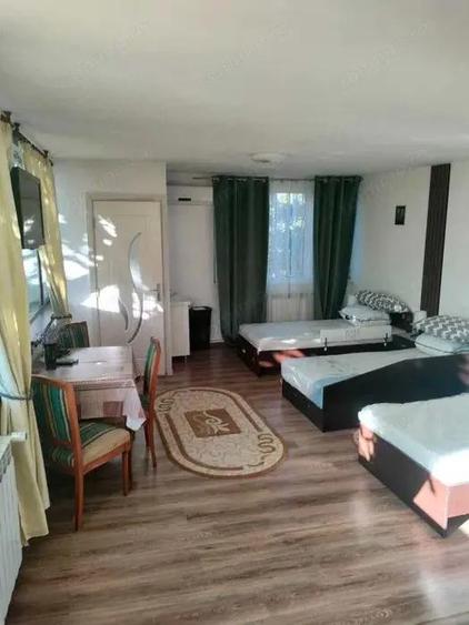 Inchiriez camera in vila curte spatioasa - 5