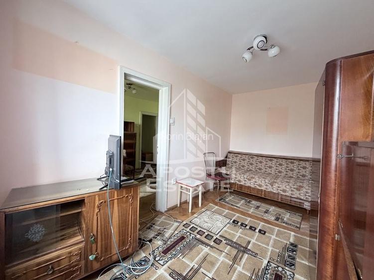 Apartament etaj intermediar Piata Doina Calea Sagului