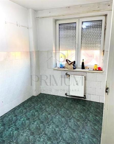 CENTRAL - LIFT - 3 camere - debara - rulouri - 3