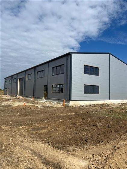 Vanzare Hala Noua Dascalu, plus teren - 9