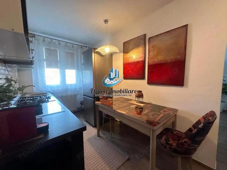 Inchiriez Apartament 2 camere semidecomandat, Str. Mihai Eminescu - 8