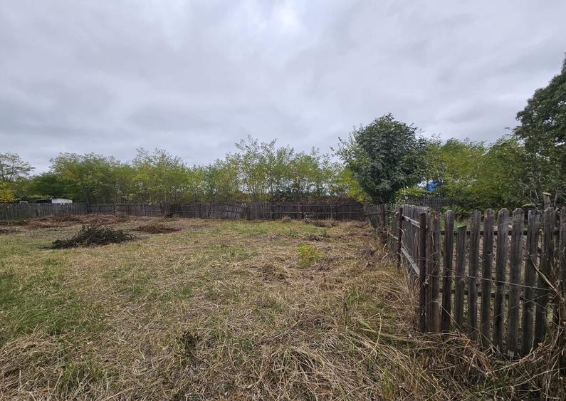 Teren intravilan Bradu, 600 mp - 6