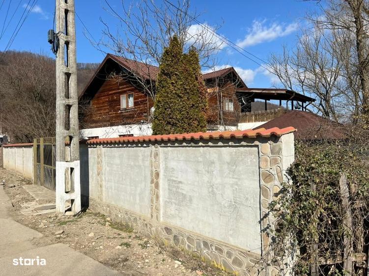 Casa la tara locuibila, cu gradina, ideala pentru liniste si relaxare - 7