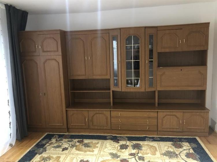 Decomandat cu 2 bai in bloc reabilitat, mobilat si utilat - 1