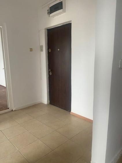 Apartament cu 2 camere decomandat în Km 4-5