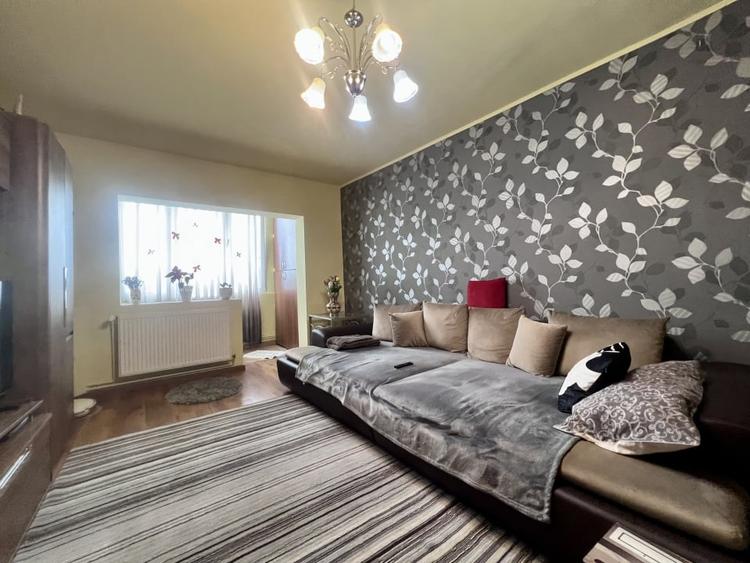 Apartament 4 camere, semidecomandat, 86mp, etaj 2/4 - Soarelui - 2