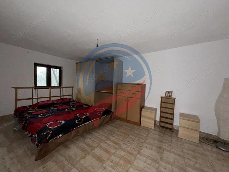 CASA CU TEREN 2500 MP LA 23 KM DE CRAIOVA CU TEAVA DE GAZE - 2