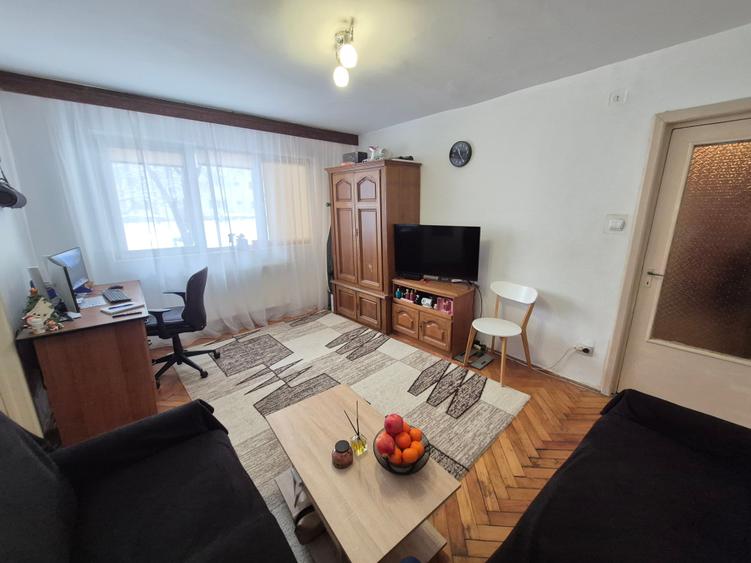 3 Cam-Spitalul Judetean-5 Min Centru-Parter-53MP--Mobilat-Centrala--75.000 Euro - 2