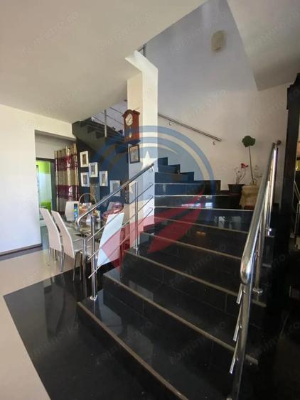 CASA DEOSEBITA APROAPE DE PROMENADA IN EUROCARTIER - 6