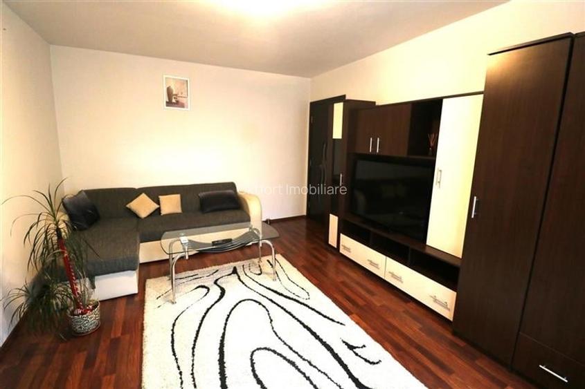 Apartament cu 2 camere semidecomandat în Dacia