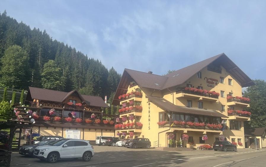 V&acirc;nd pensiune turistică clasificată situată &icirc;n loc. S - 1