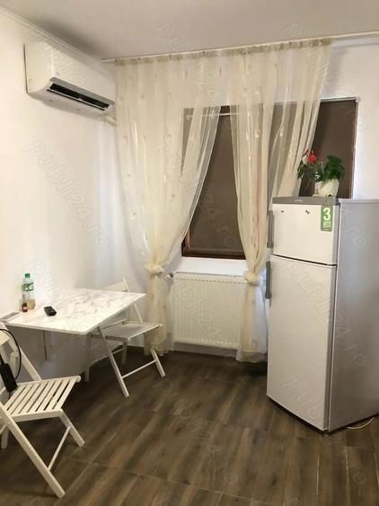 Vand garsoniera zona Titan , Bld.1 Decembrie intersectie cu Str.Postavarului - 1