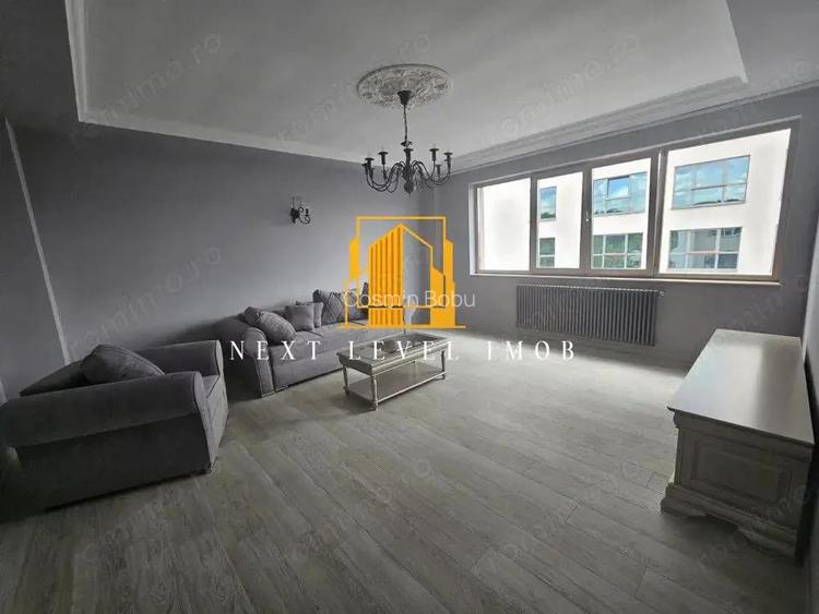 Doua camere condi?ii de lux - in spate la Ramada