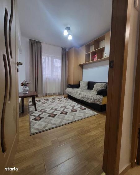 Apartament 3 camere, balcon, utilat - 380 EUR - 5