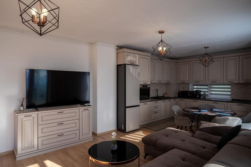 De inchiriat penthouse zona Tractorul, Coresi - 3