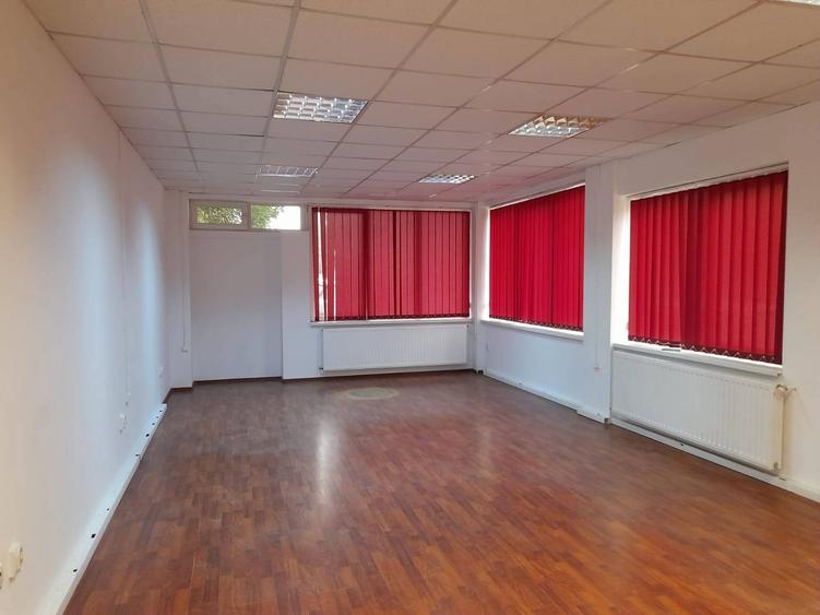 De vanzare cladire de birouri semicentral - 1