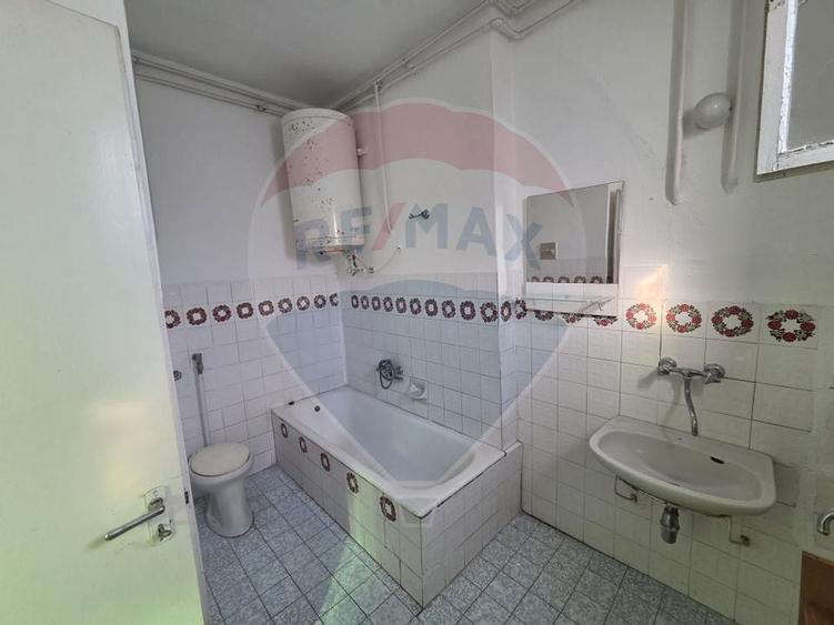 Casă cu gradina si solarii de legume - 14