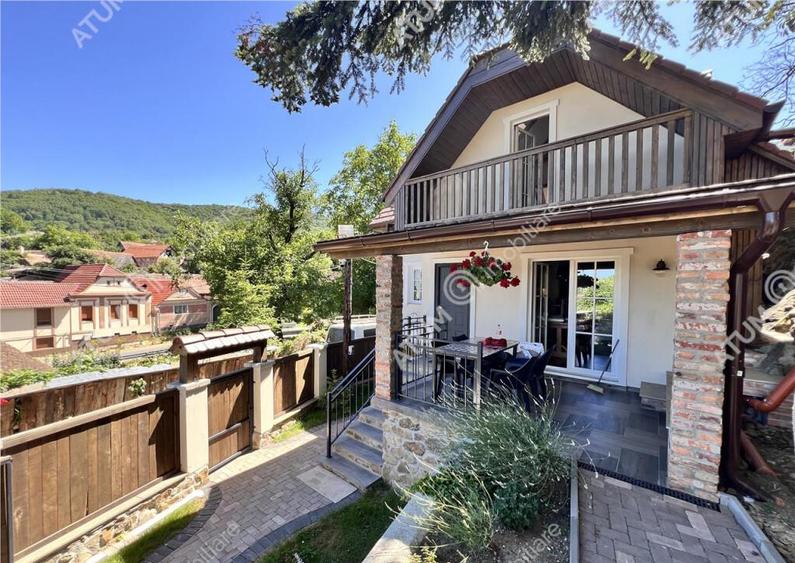 Casa individuala cu 3 camere 2 bai si teren 172 mp situata i - 3