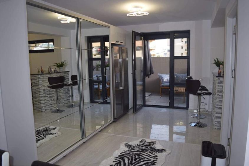 De vanvare apartament cu terasa si parcare - 2