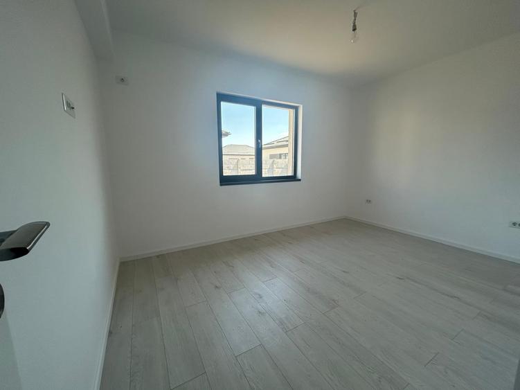 Casa individuala, parter, 4 camere+ parcare,+ curte proprie 380 mp, Comision 0 - 13