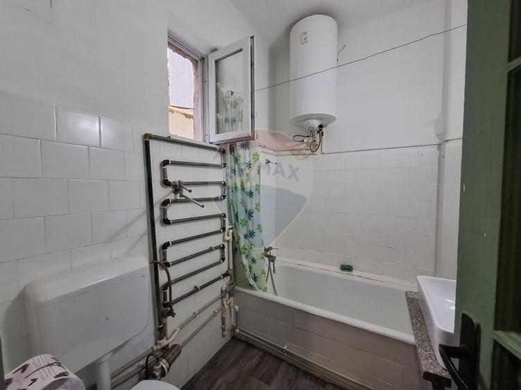 Vanzare casa 2 camere, partial renovata, Bd. Pieptanari - 10