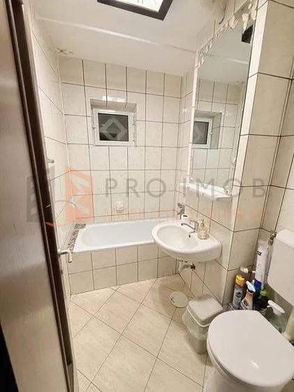 Apartament 3 camere cf 1 decomandat zona Crang - 5