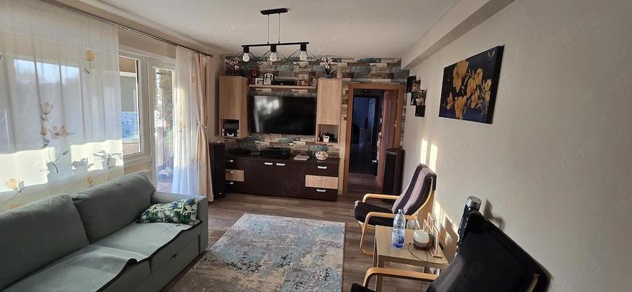 Apartament 3 camere de vanzare - 1