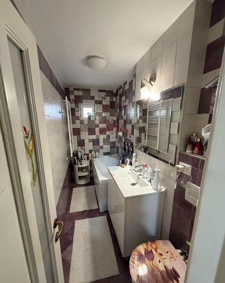 Apartament renovat modern - 11