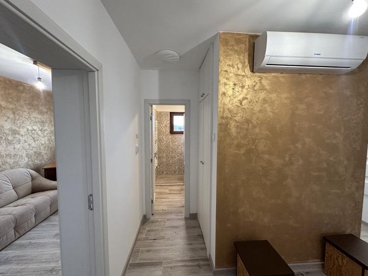 Apartament 3 camere decomandat - 1 Mai Insula, langa Facultatea de Medicina - 12