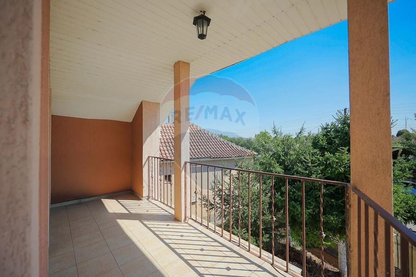 De vanzare casa cu 3 camere si teren 950 mp in Mihai Bravu - 18