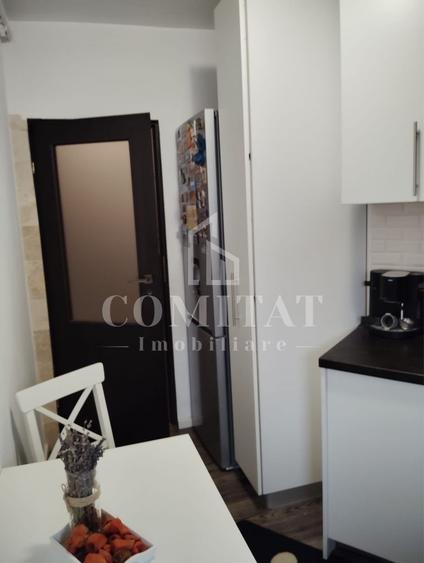 Apartament cu 3 camere semidecomandat, mobilat în Apahida