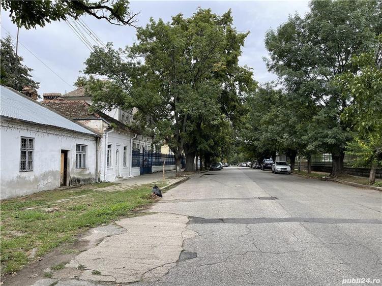 Casa de vanzare in Calafat ( zona centrala ) - 1