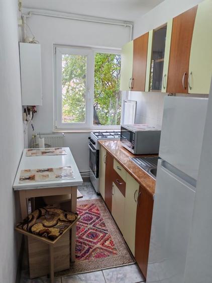 Inchiriez apartament cu 2 camere, complet utilat si mobilat, et. 1 - 5