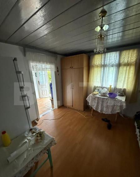 Casa batraneasca, 65 mp si teren intravilan 5600 mp, Adancat - 3