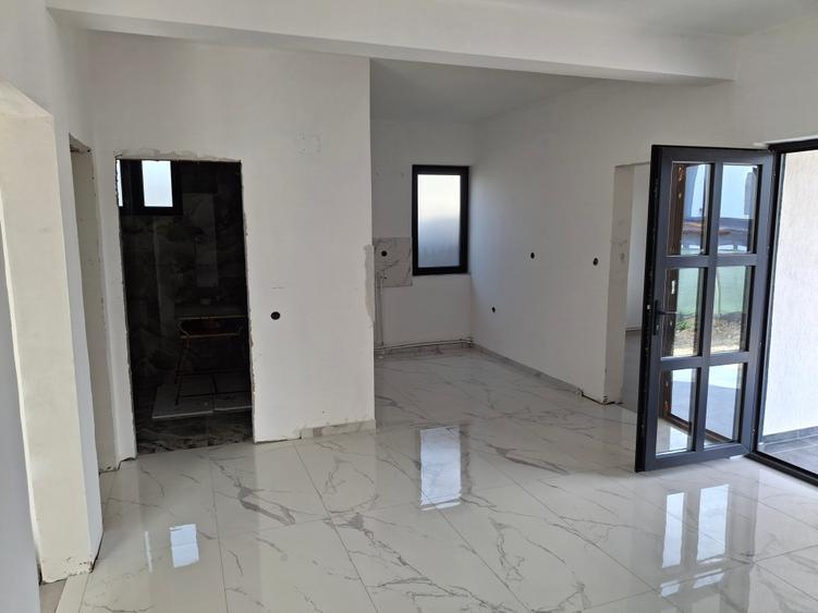 Vindem Casa in Navodari - 2